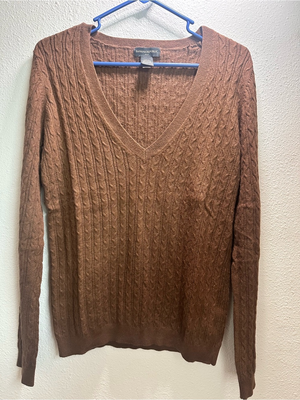 Banana Republic Women’s 's V-Neck Cable Knit Sweater - Rust Brown- Large